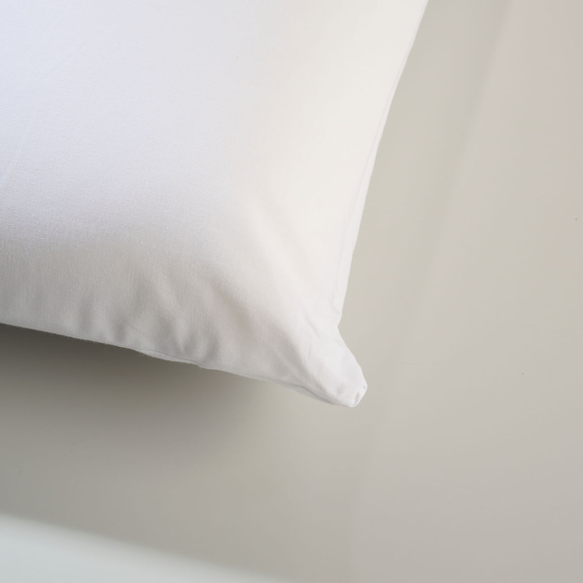 10 01 0451 Travesseiro Lunare Branco 002.jpg